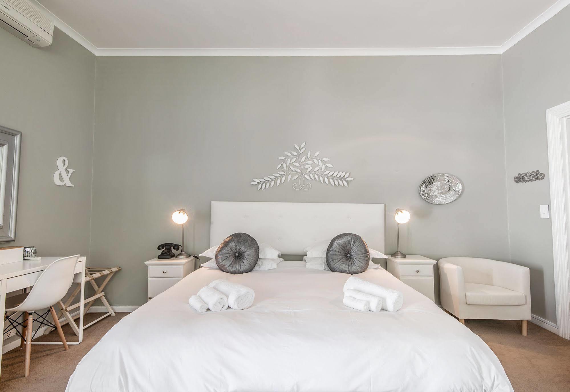 Summerwood Guest House Стеленбош Екстериор снимка